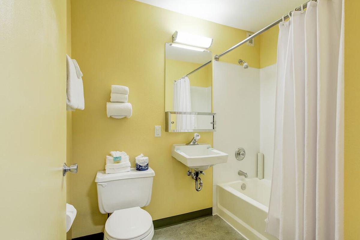 Standard unit_Bathroom.jpeg